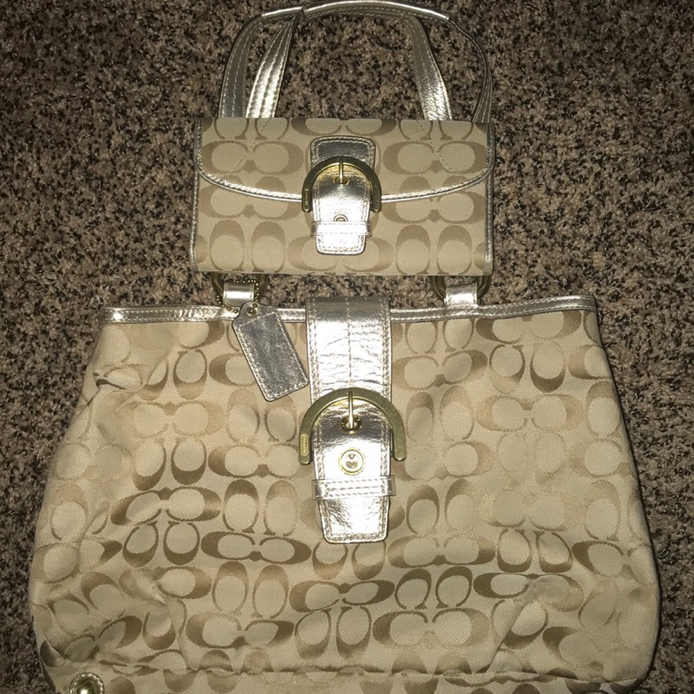 Gold coach set
